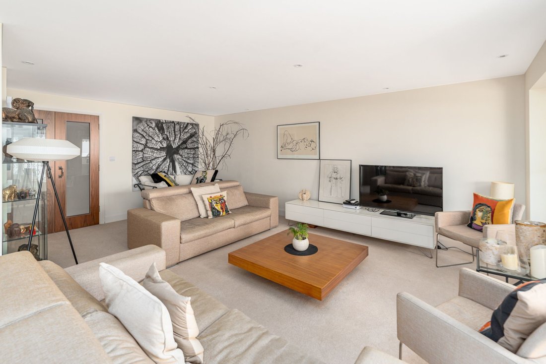 Apartment in Worthing, England 2 - 17375646