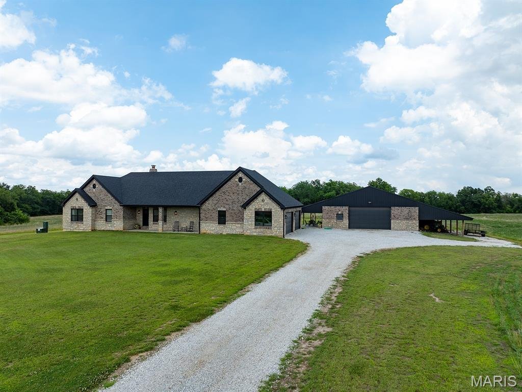 House in Perry, Missouri, United States 2 - 17378490