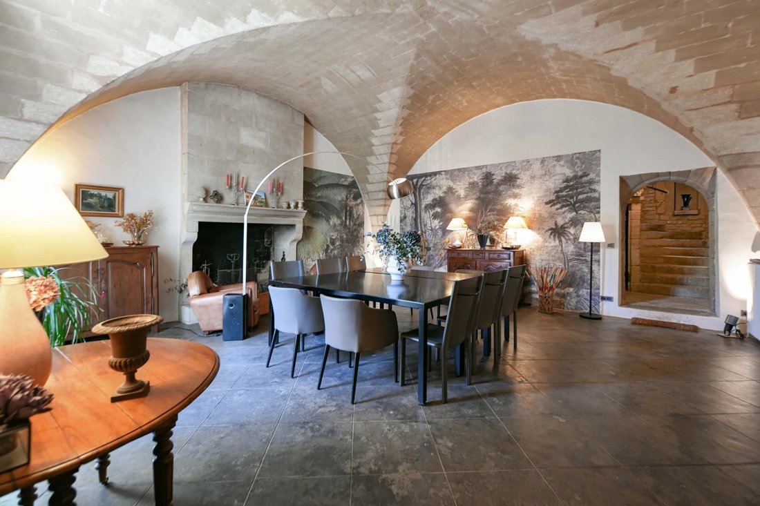 Estate in Uzès, Occitania, France 2 - 17377320