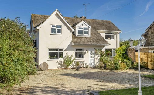 House in Marsh Gibbon, England 1