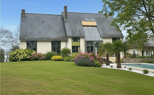 House in Rochecorbon, Centre-Val de Loire, France 1