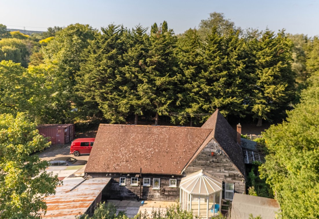 House in Crooked Mile, Nazeing, England 4 - 17378546