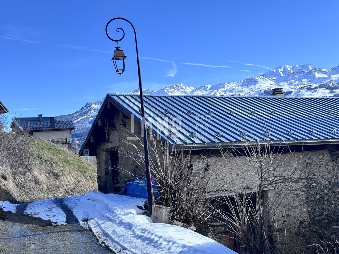 Chalet in Les Chapelles, Auvergne-Rhône-Alpes, France 1 - 17377951