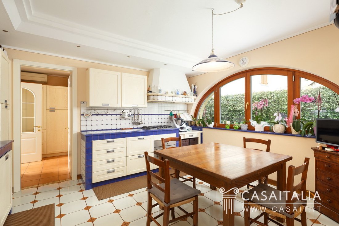 Villa in Rovere della Luna, Trentino – Alto Adige/Südtirol, Italy 2 - 17378469