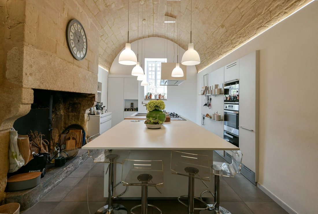 Estate in Uzès, Occitania, France 4 - 17377320