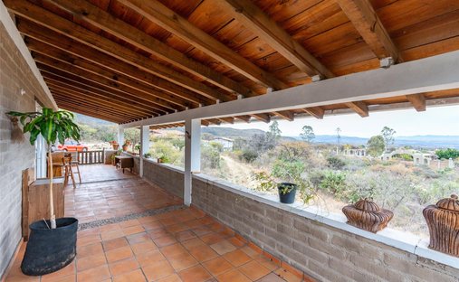 House in Estancia de Canal, Guanajuato, Mexico 1