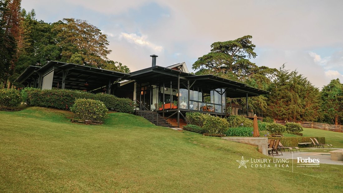 Estate in San José de la Montaña, Heredia Province, Costa Rica 2 - 17352818