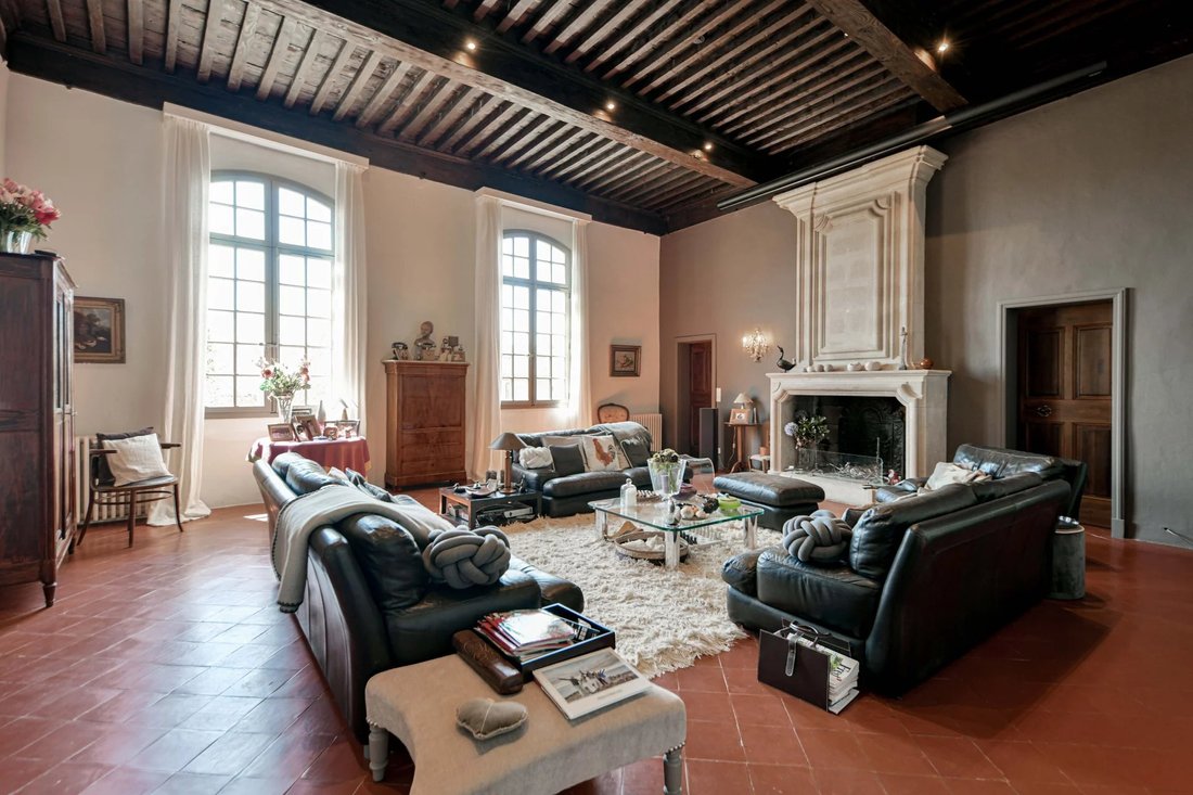 Estate in Uzès, Occitania, France 3 - 17377320