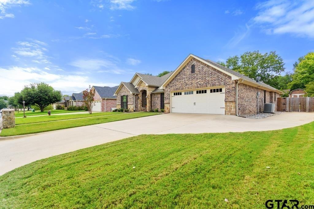 House in Tyler, Texas, United States 2 - 17376668