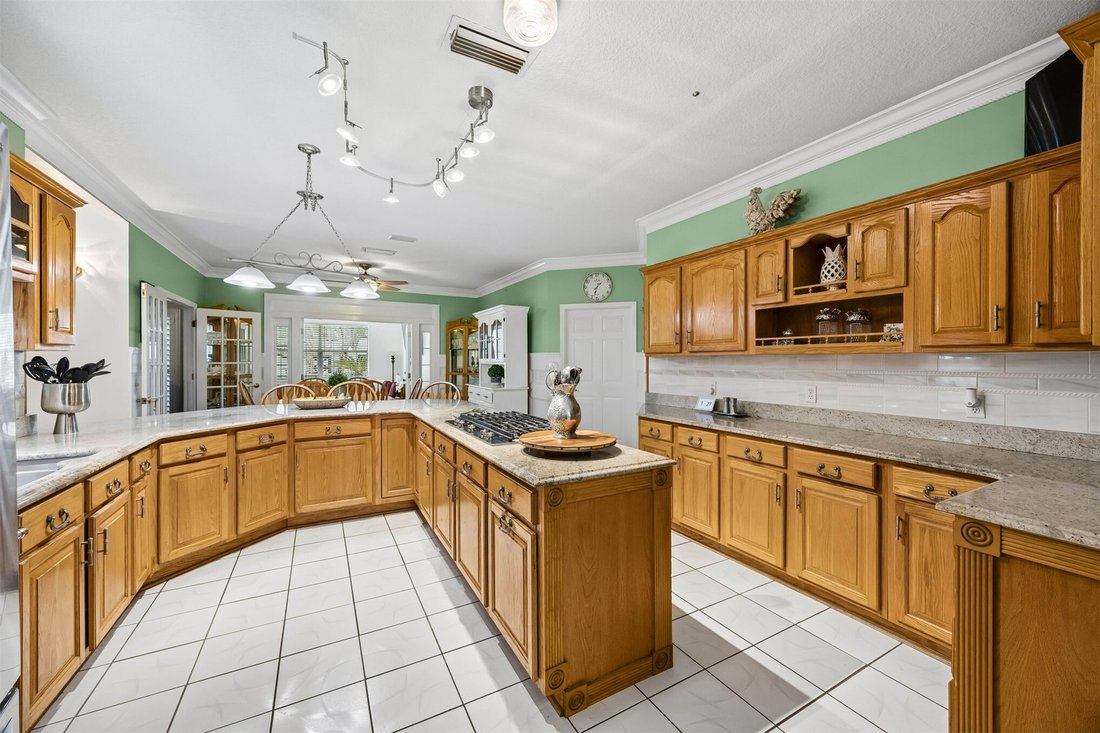 Hilliard, Florida, United States 4 - 17376830
