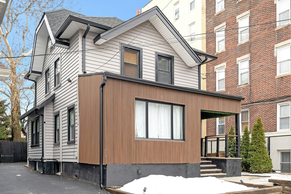 House in North Bergen, New Jersey, United States 3 - 17371057