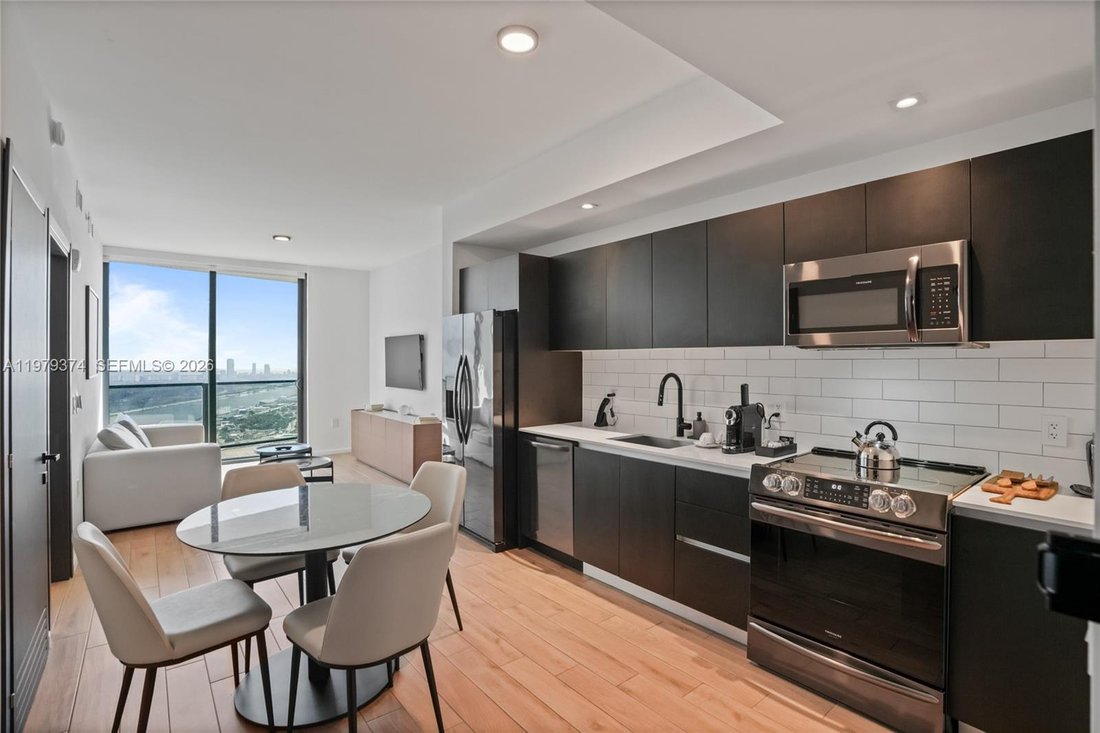 Condo in Miami, Florida, United States 3 - 17376024