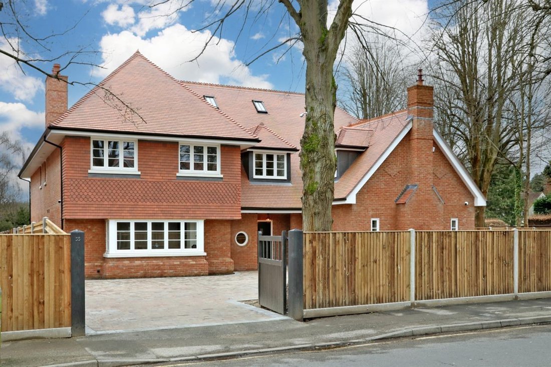 House in Beaconsfield, England 2 - 17375387