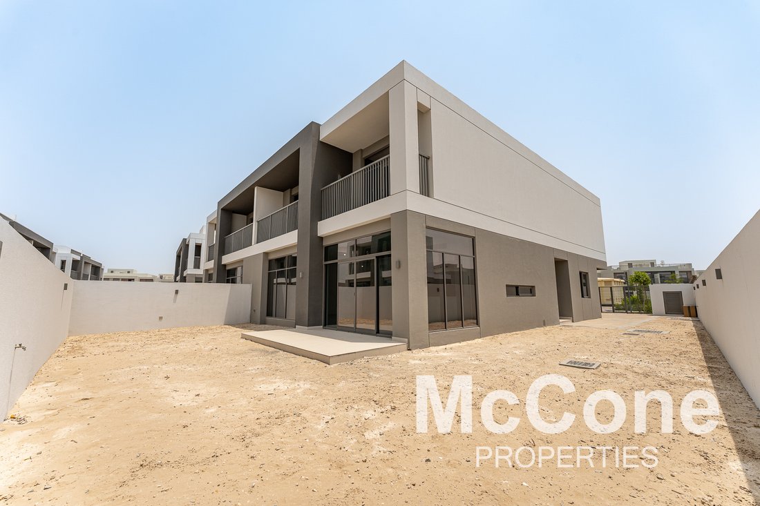 Villa in Dubai South, Dubai, United Arab Emirates 1 - 17378704