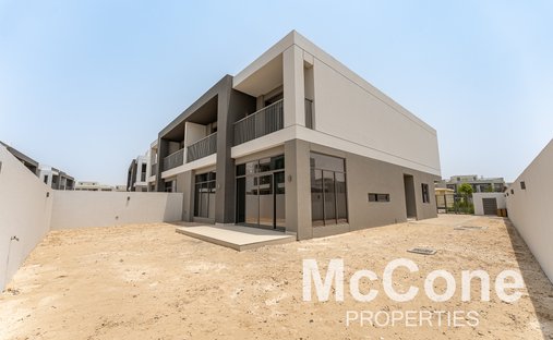 Villa in Dubai, Dubai, United Arab Emirates 1