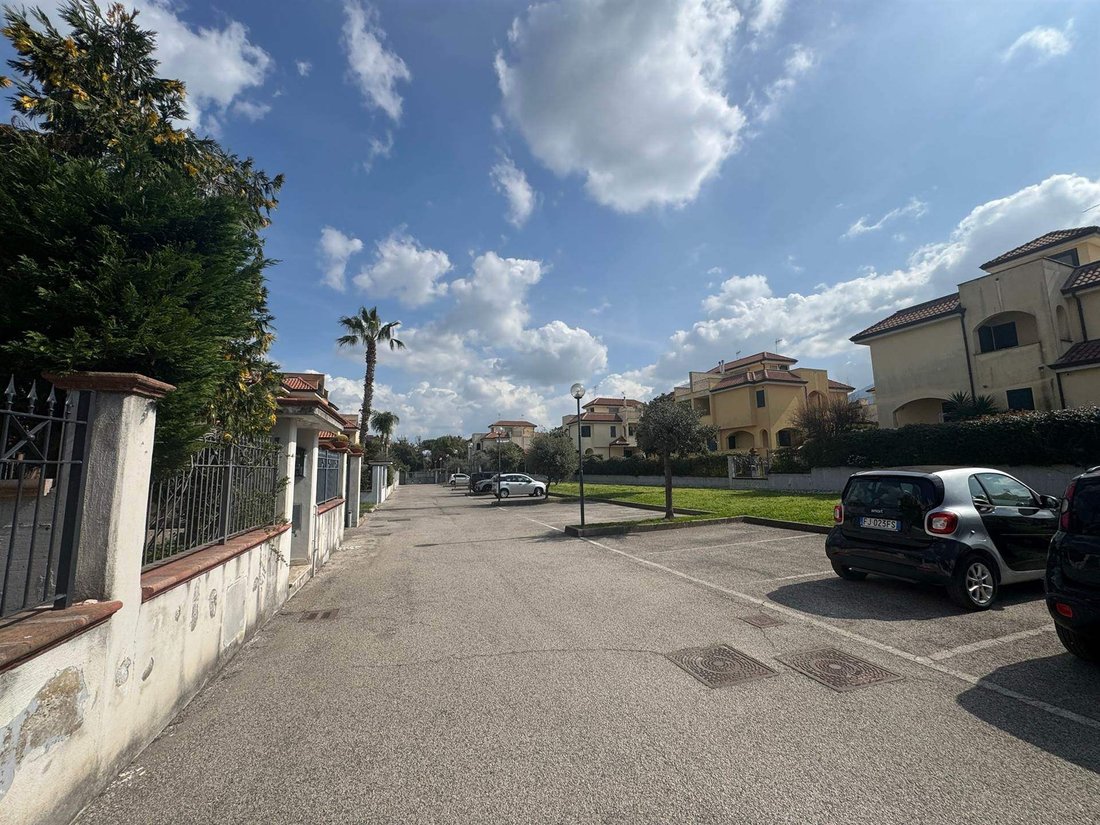 Villa in Sant'Anastasia, Campania, Italy 2 - 17376837