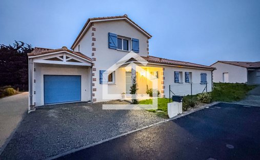 House in Prefailles, Pays de la Loire, France 1