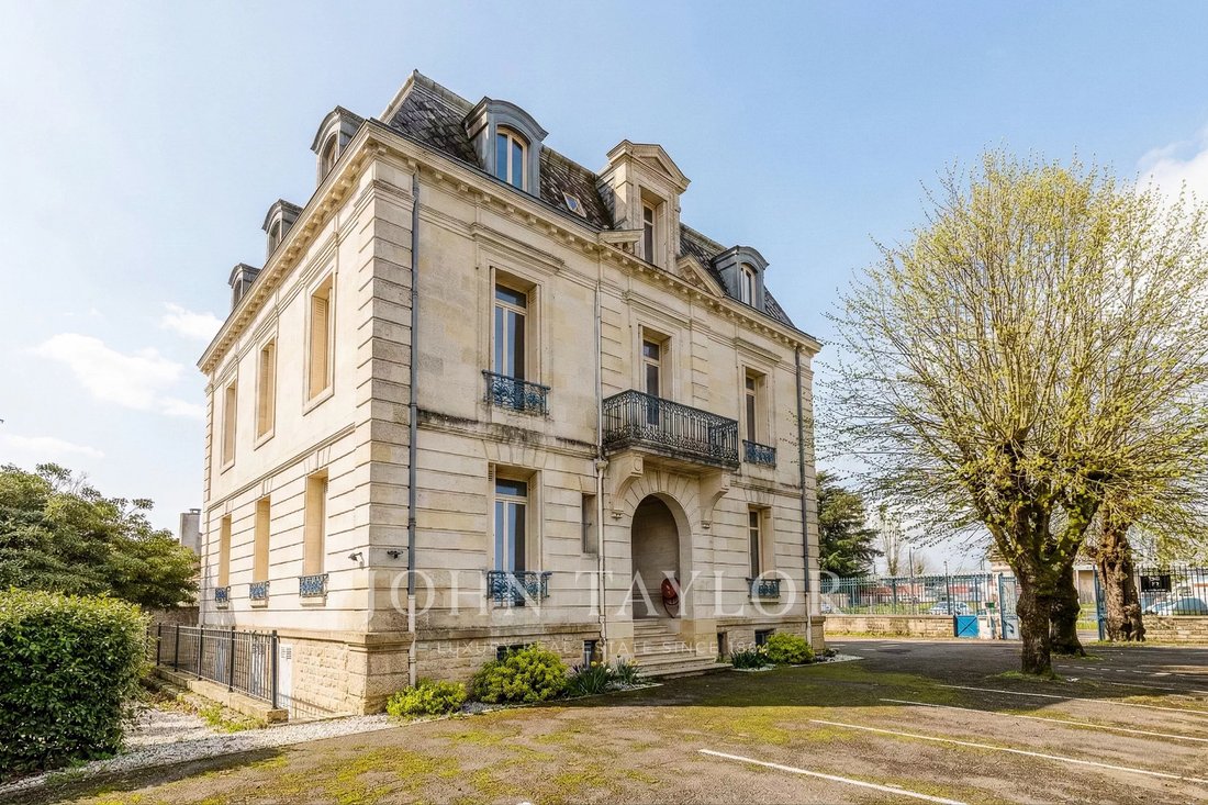 La Raze, Begles, France 1 - 17378270