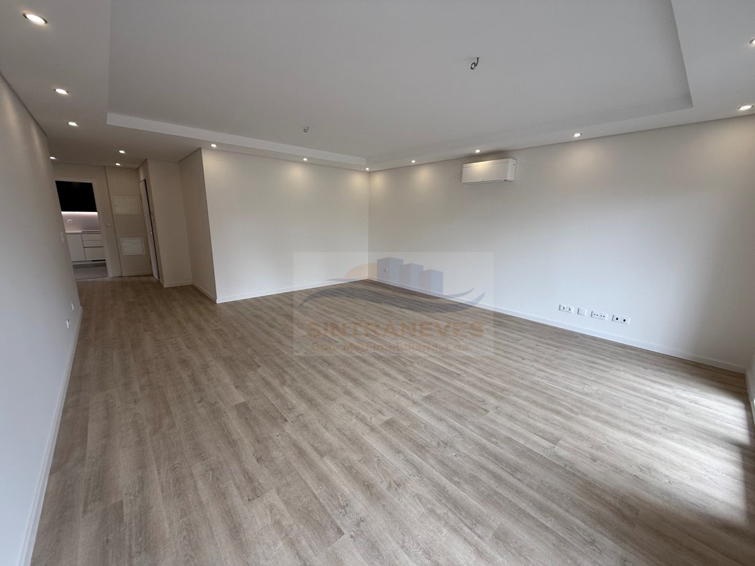 Apartment in Carcavelos e Parede, Lisbon, Portugal 1 - 17377440