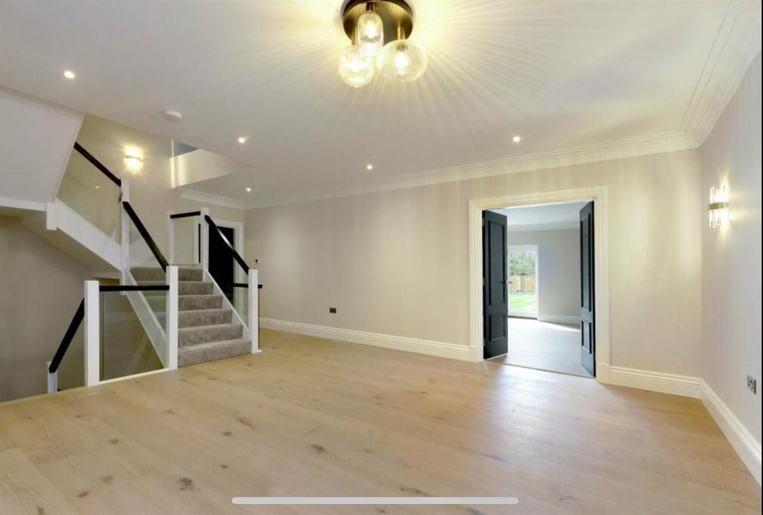 Haus in Beaconsfield, England 4 - 17375333
