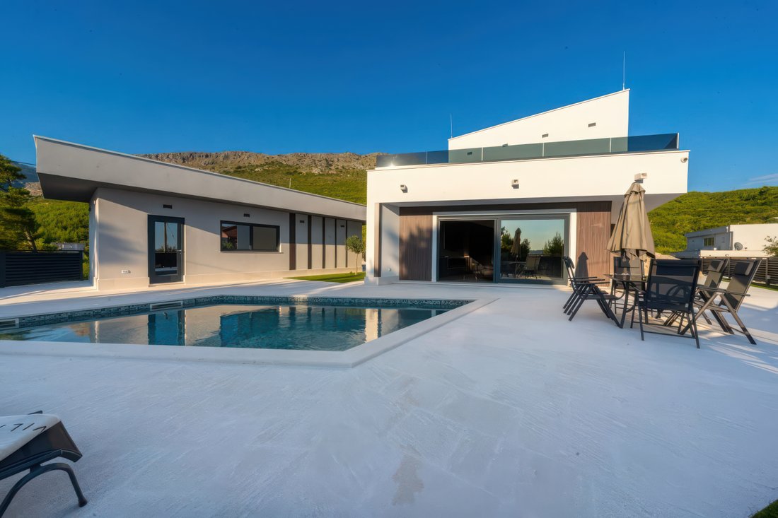 Villa in Miljevac, Split-Dalmatia County, Croatia 1 - 17378980
