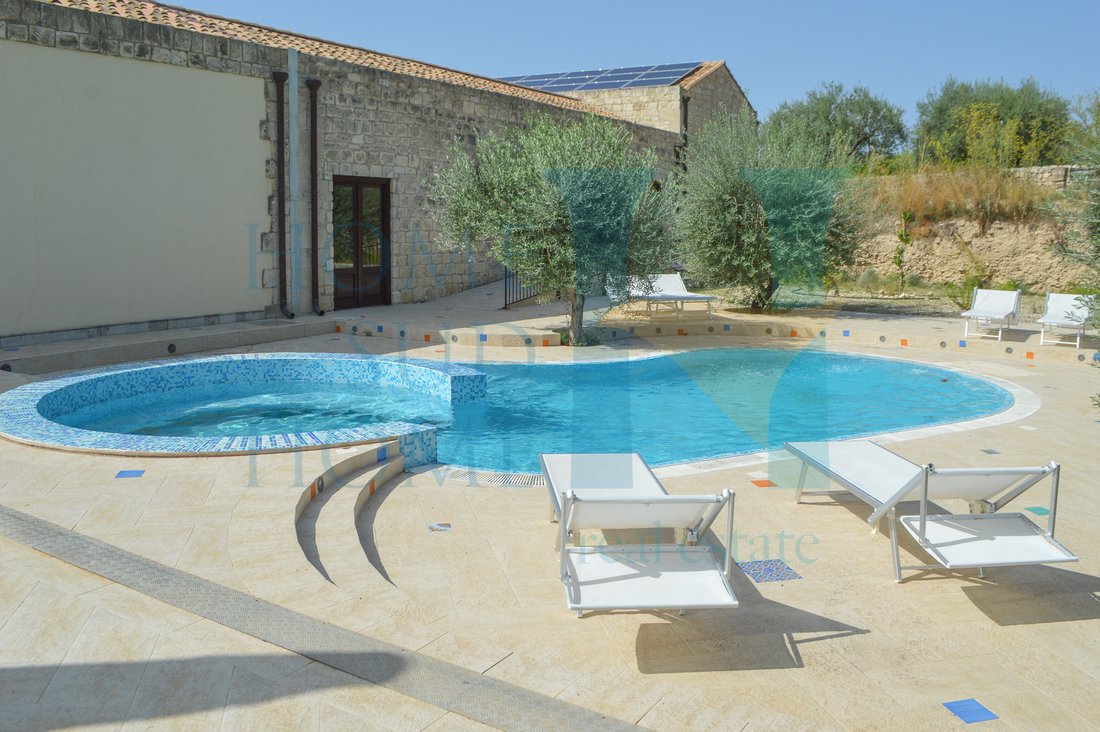 Villa in Center, Noto, Sicily 5 - 17378741