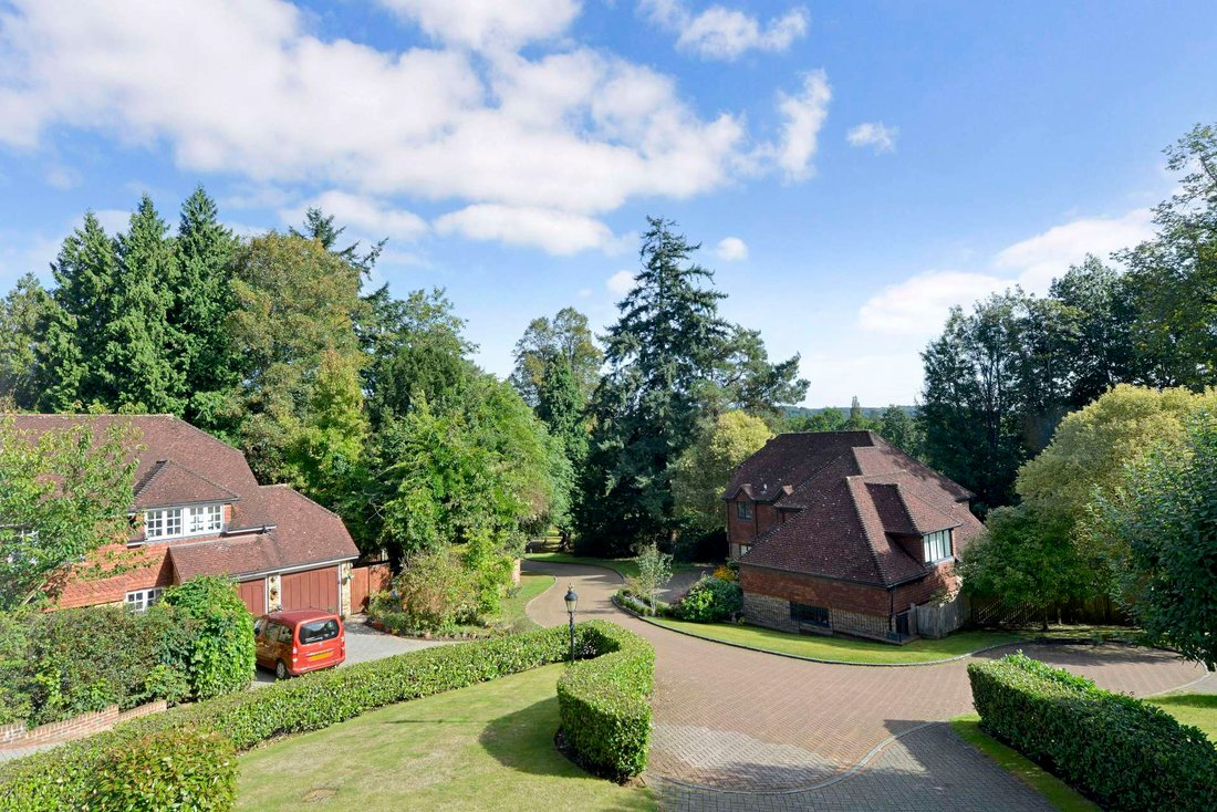 House in Bramley, England 3 - 17375485
