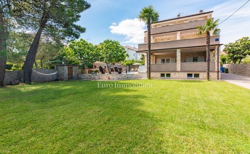 House in Malinska, Primorje-Gorski Kotar County, Croatia 1