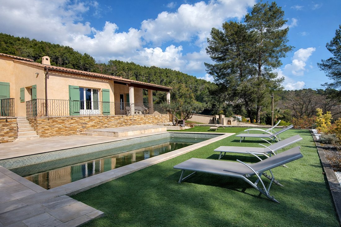 Villa in La Motte, Provence-Alpes-Côte d'Azur, France 1 - 17376503