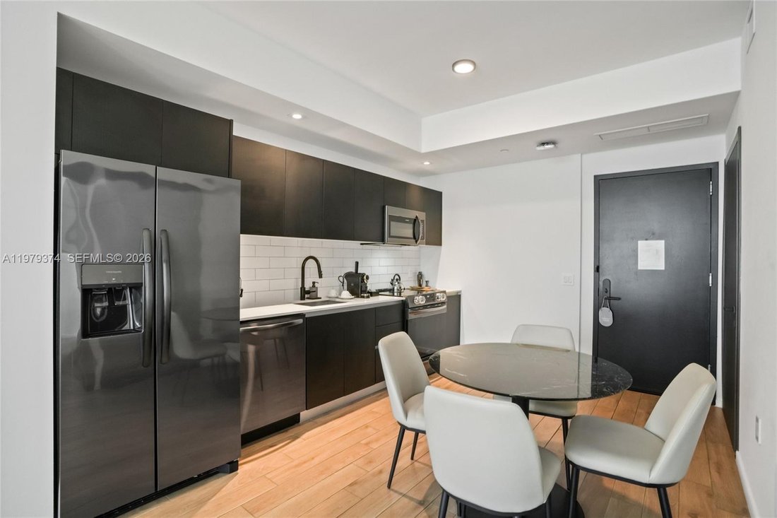 Condo in Miami, Florida, United States 4 - 17376024