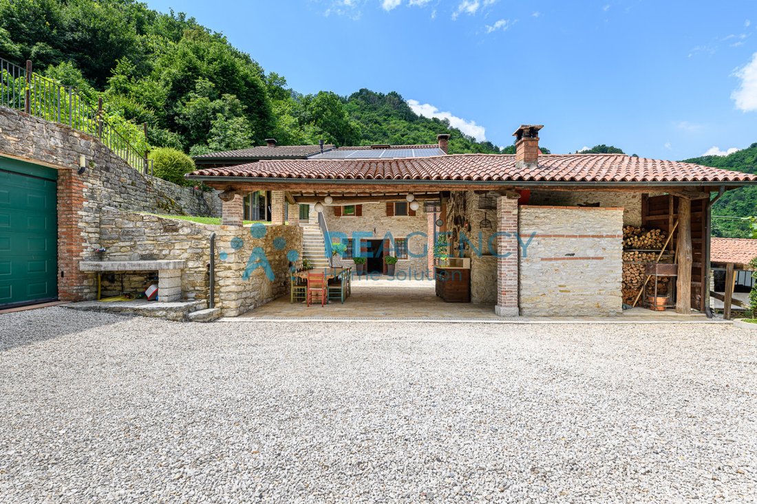 Villa in Chiampo, Veneto, Italy 2 - 14457723