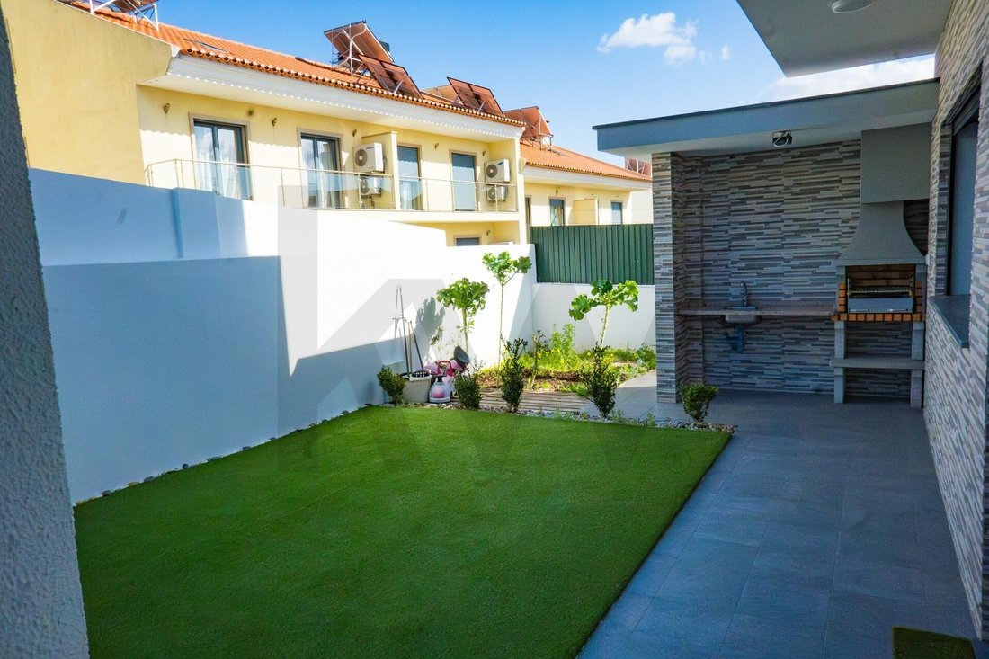 Townhouse in Odivelas, Lisbon, Portugal 4 - 17378355