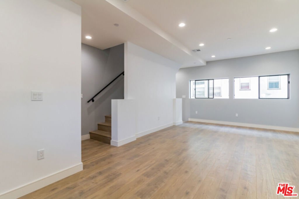 Los Angeles, California, United States 2 - 17375681
