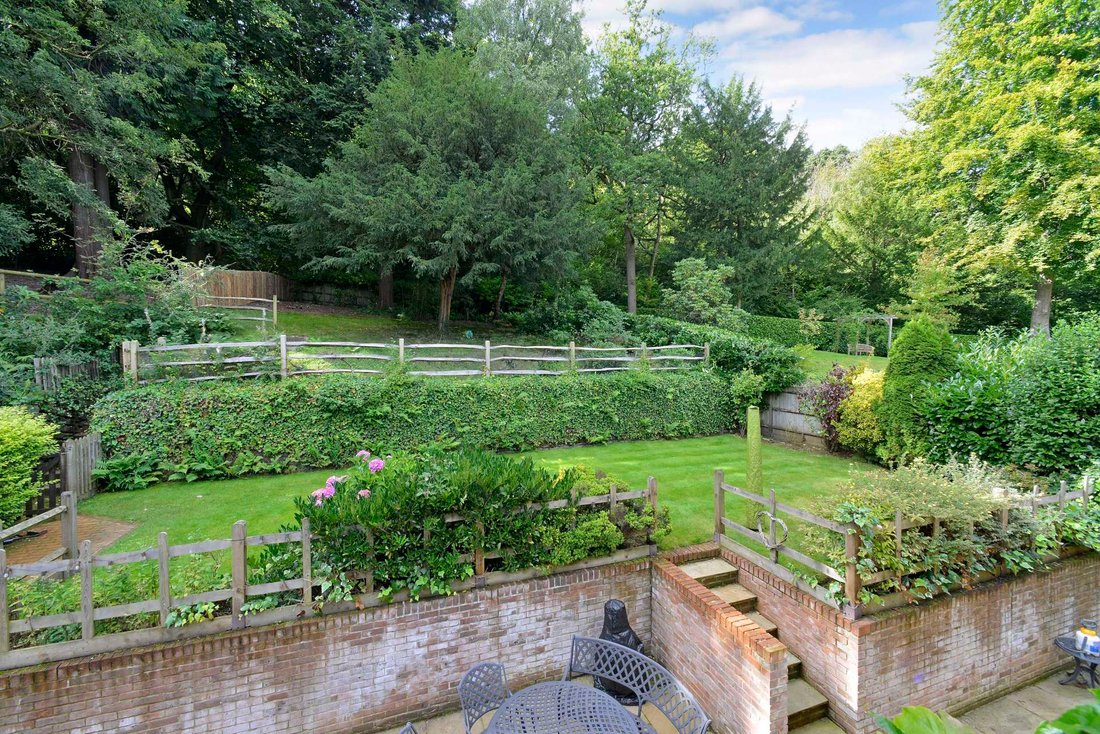 House in Bramley, England 4 - 17375485