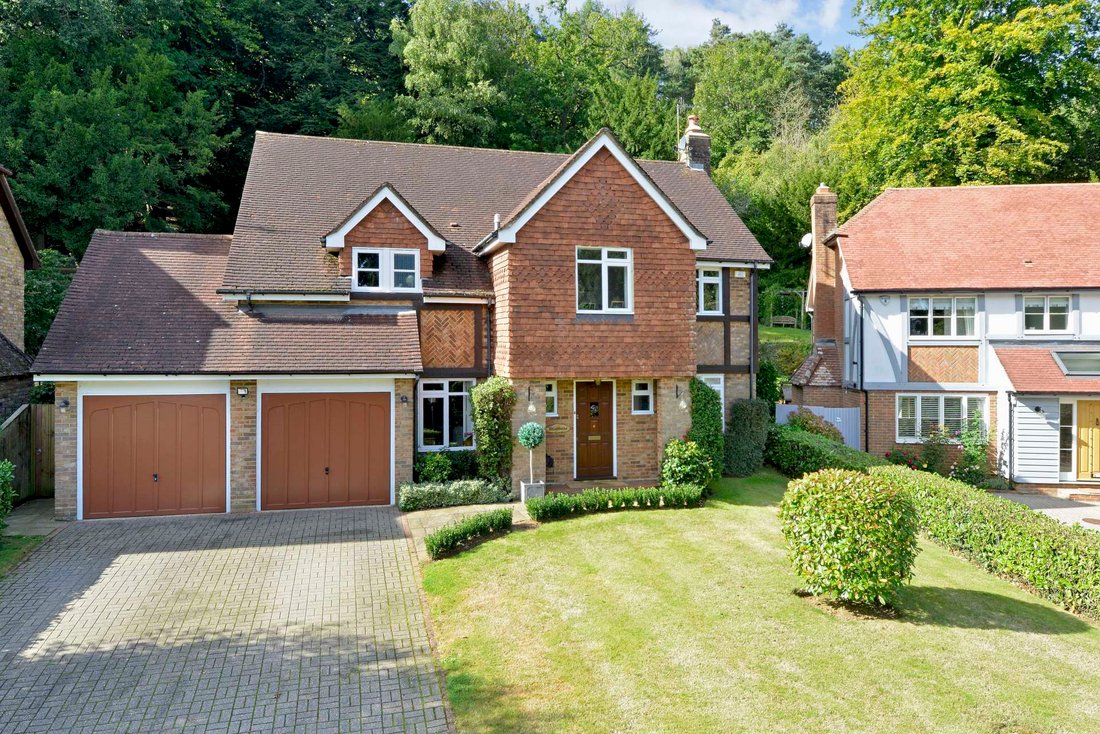 House in Bramley, England 1 - 17375485