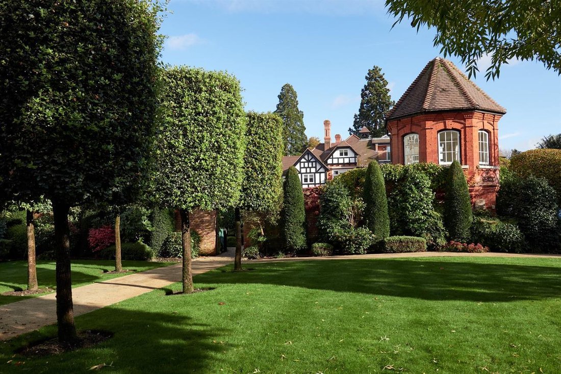 Haus in Beaconsfield, England 2 - 17375345