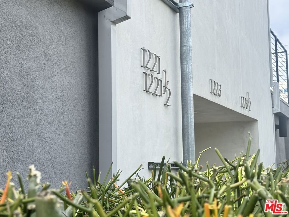 Los Angeles, California, United States 3 - 17375675