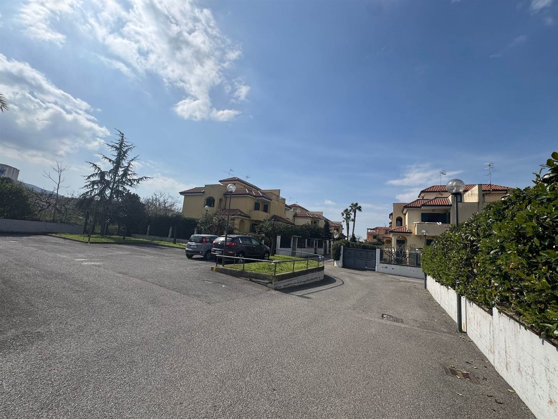 Villa in Sant'Anastasia, Campania, Italy 5 - 17376837