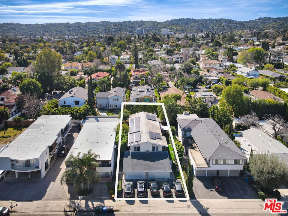 Los Angeles, California, United States 3 - 17375683