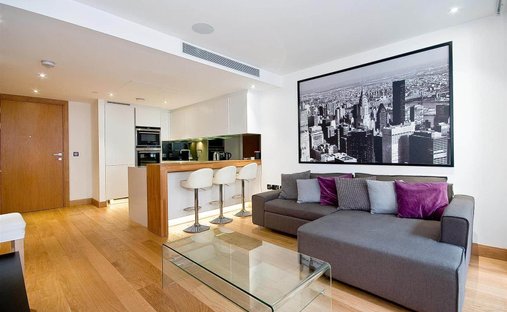 Apartment in Pimlico, Westminster, England 1