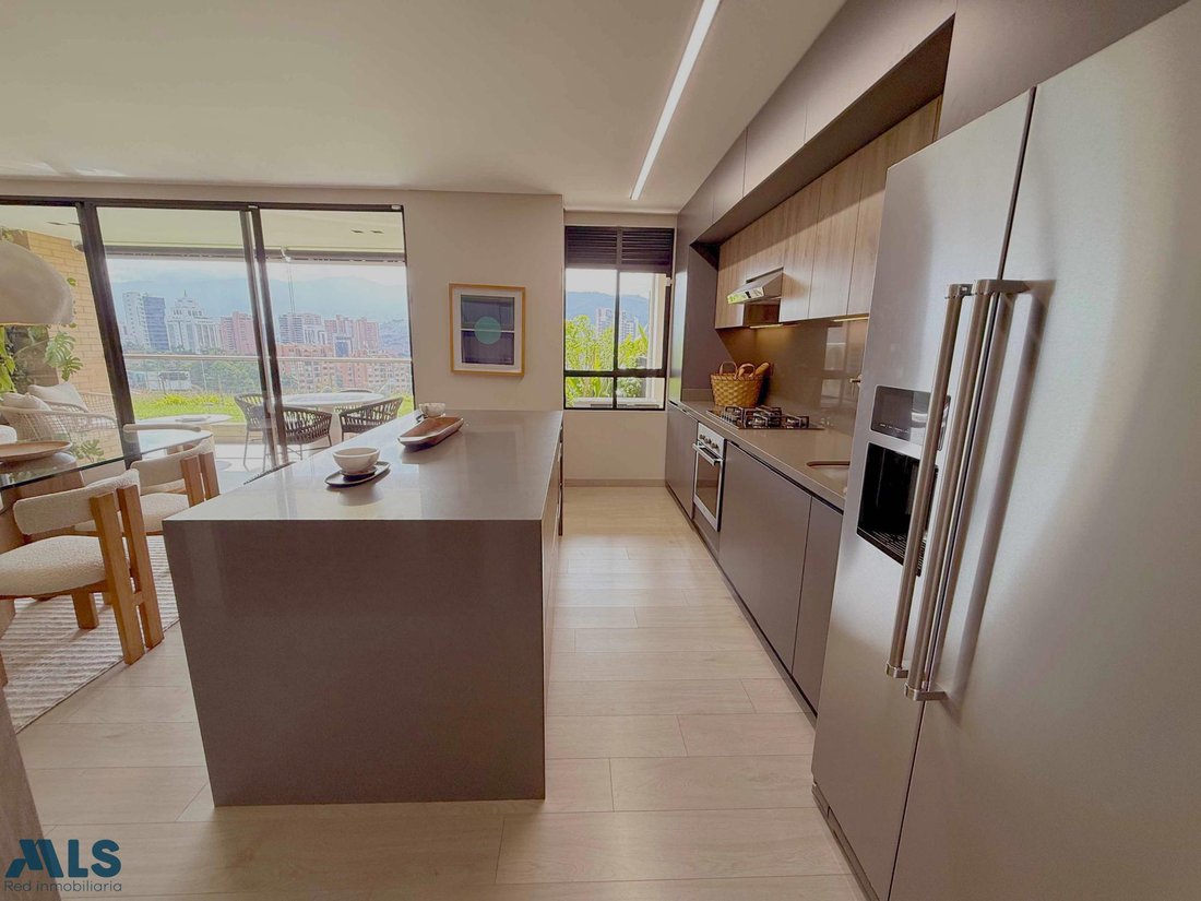 Apartment in Medellín, Antioquia, Colombia 4 - 17378664