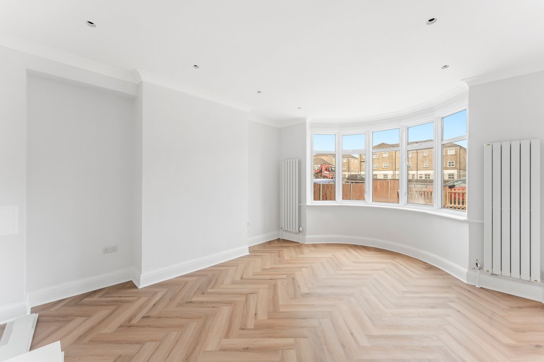 House in Barnet, England 3 - 17375253
