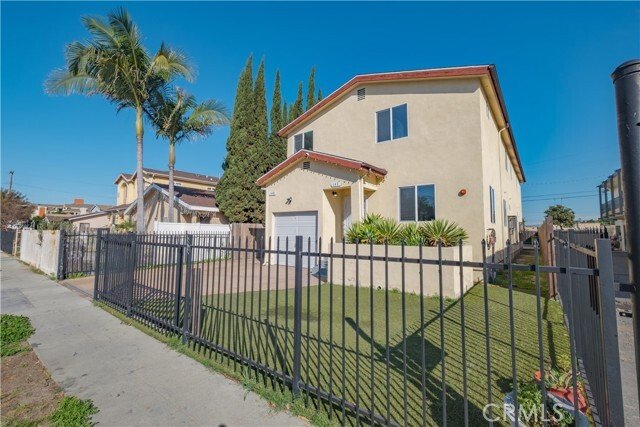 Los Angeles, California, United States 5 - 17375055