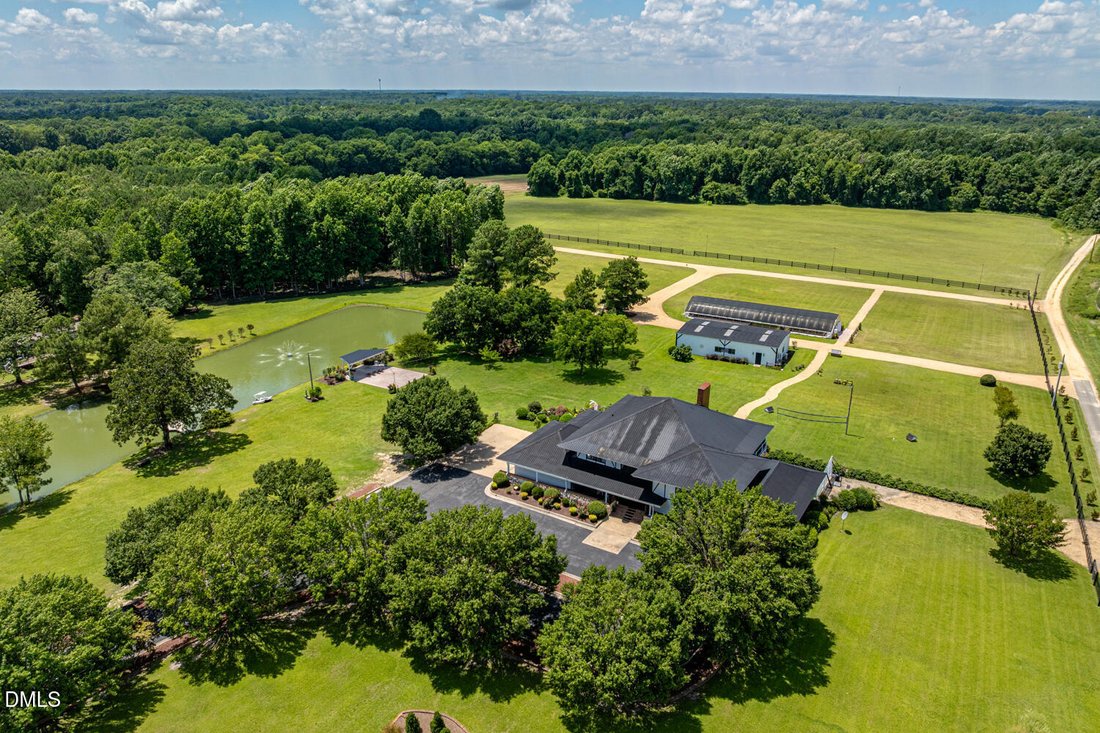 House in Newton Grove, North Carolina, United States 1 - 17377193