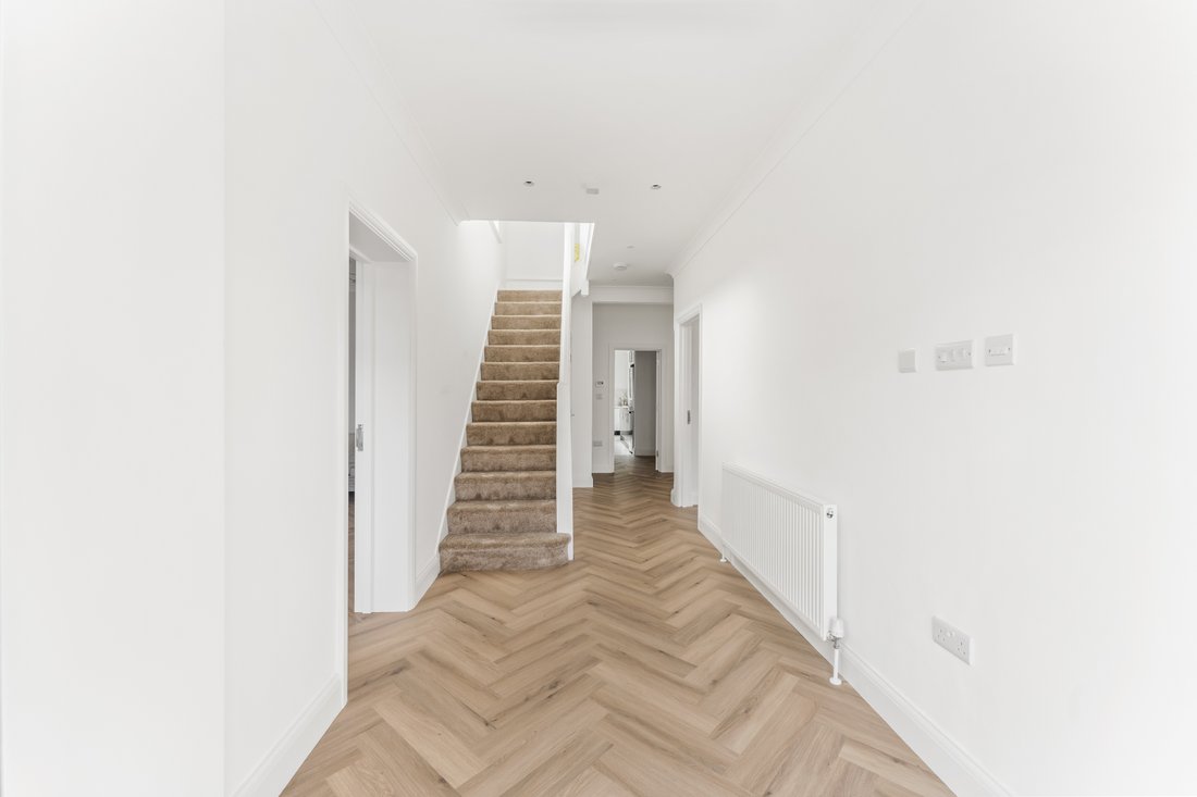 House in Barnet, England 2 - 17375253