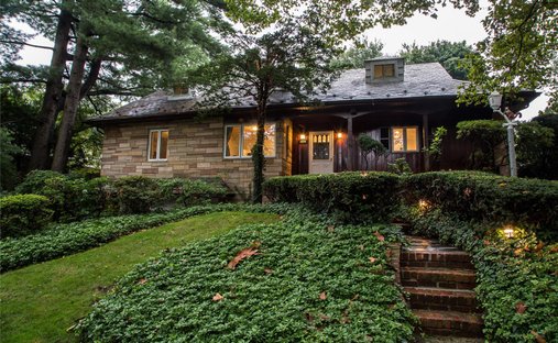 House in Great Neck, New York, United States 1