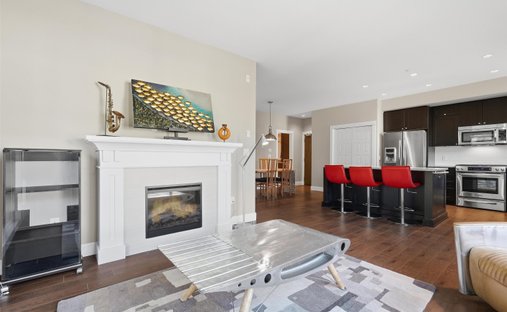 Condo in Surrey, British Columbia, Canada 1