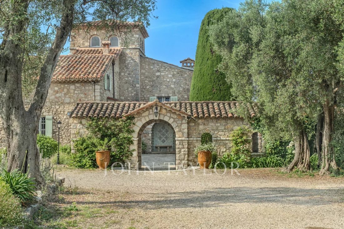 House in Châteauneuf-Grasse, Provence-Alpes-Côte d'Azur, France 3 - 17377208