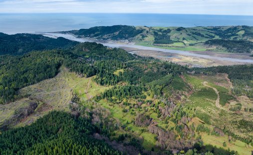 Land in Gold Beach, Oregon, United States 1