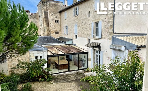 House in Centre Ville, Saint-Jean-d'Angély, France 1